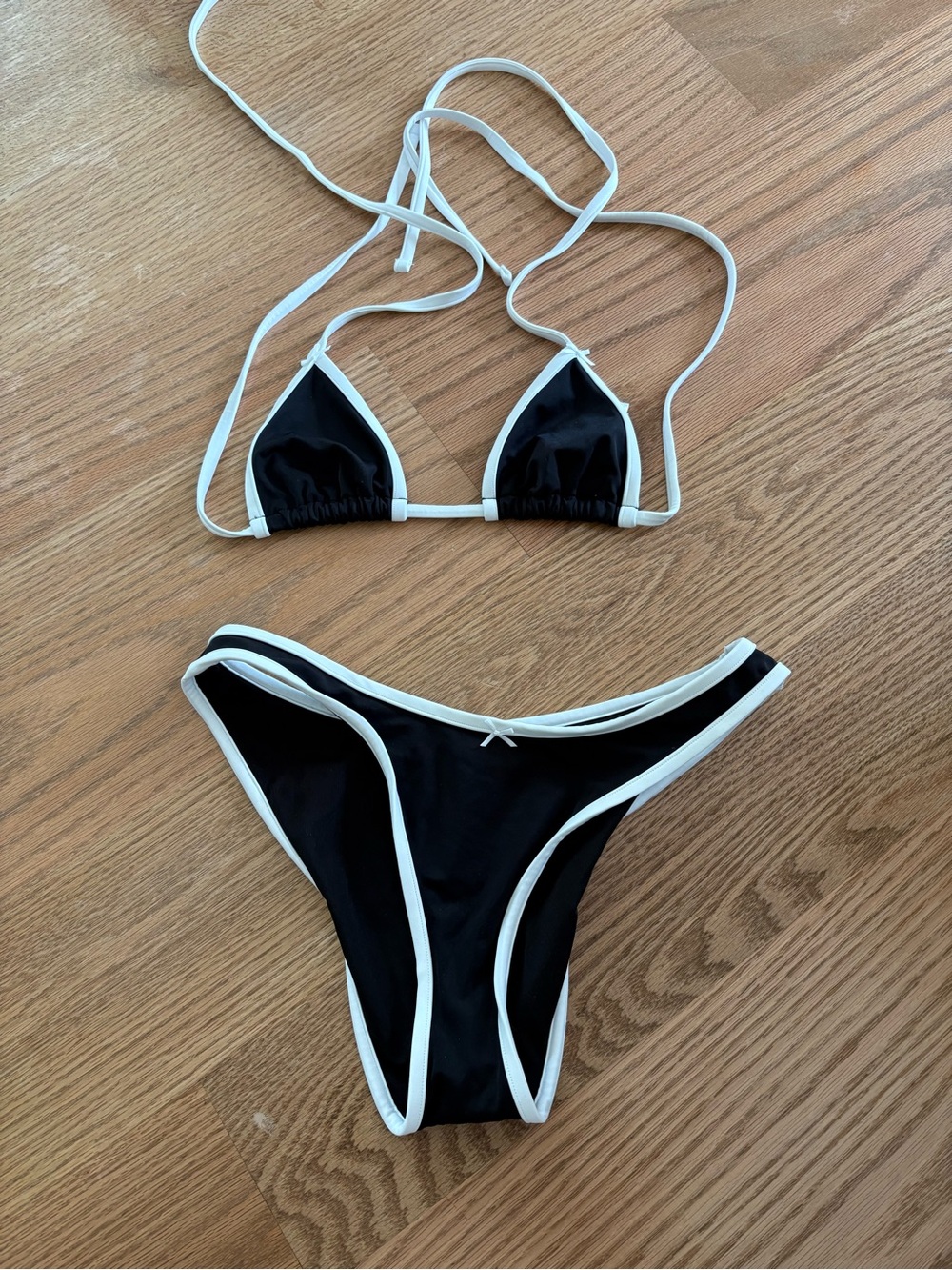 Frankies bikini set
